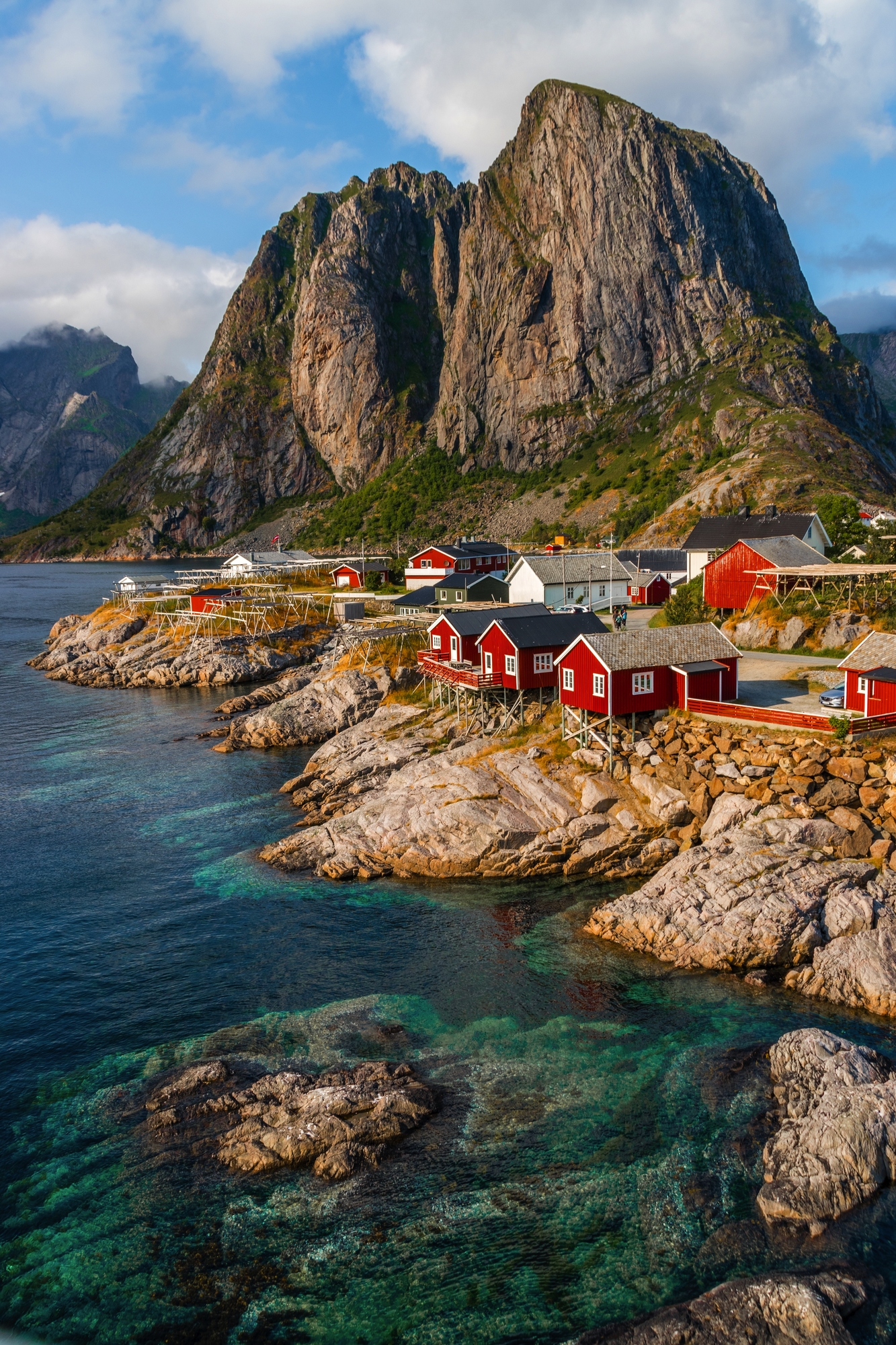 Traditionelle Stelzenhäuschen auf den Lofoten
