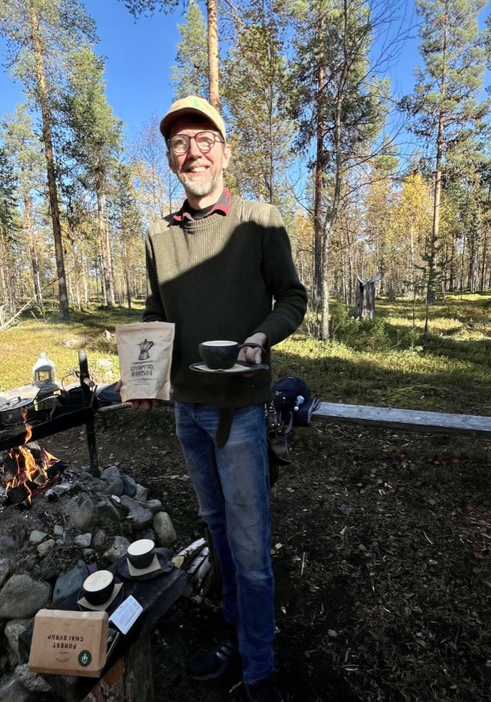 Ausgezeichnet: Barista-Kunst am Lagerfeuer. Foto: Trinius