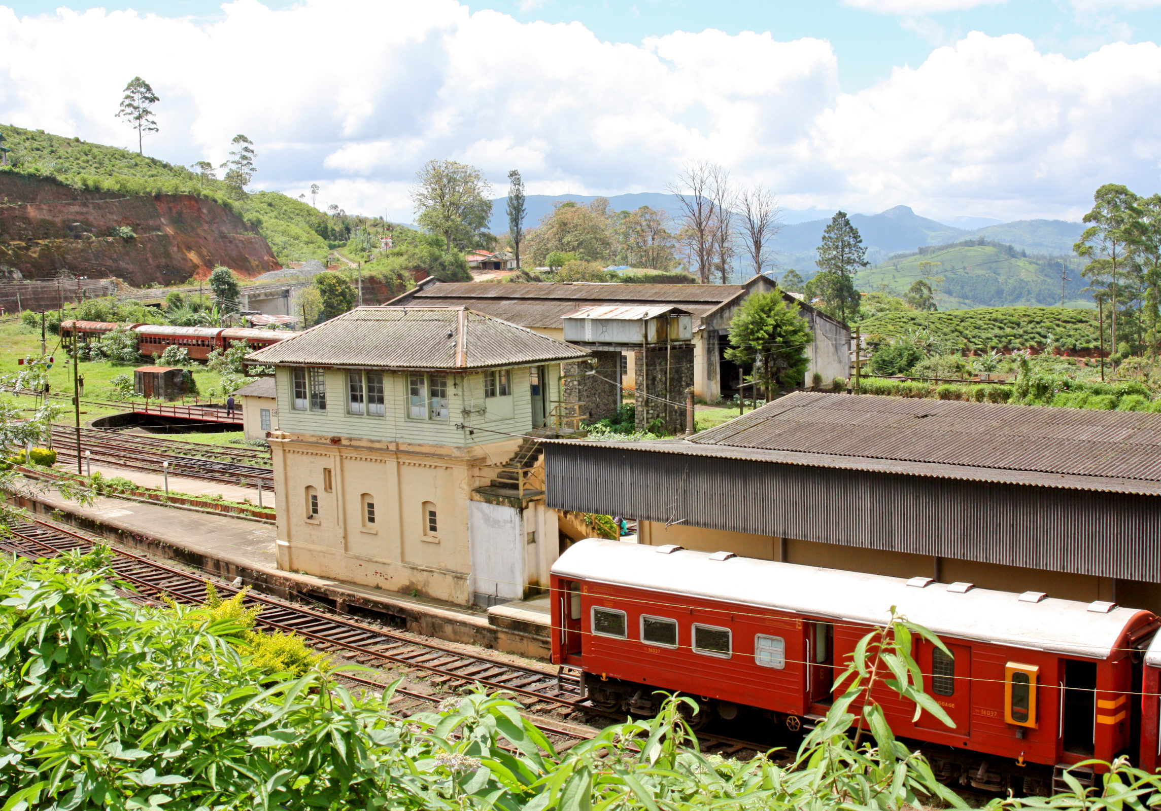 Nanuoya mit seinem beschaulichen Bahnhof liegt auf der Strecke von Kandy nach Ella  Foto: Georg J. Schulz