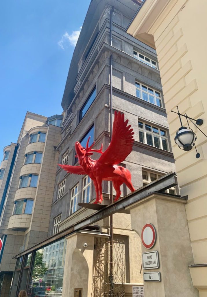 Der Rote Hirsch in Prag - ein Traditionslokal. Foto: Marita Trinius