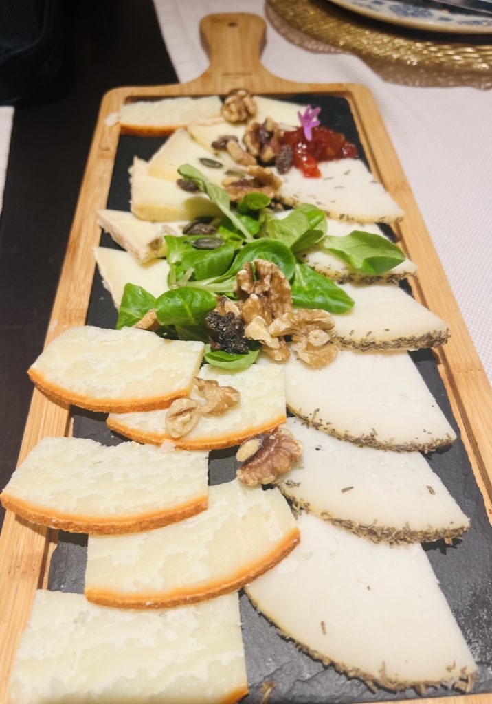 Spanische Käseauswahl zum Abschluss. Foto: M. Trinius