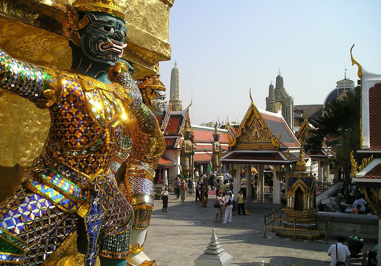 Viel Gold und filigrane Feinarbeit finden sich im prächtigen Königspalast in Bangkok