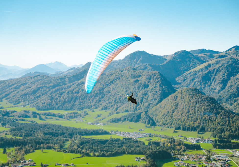 Mit dem Gleitschirm fliegen: eines der Top-Erlebnisse in Ruhpolding  ©Foto: Dan Petermann